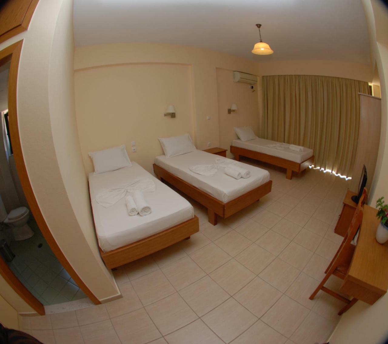 Nikos Hotel And Apartments Sarande Exterior photo