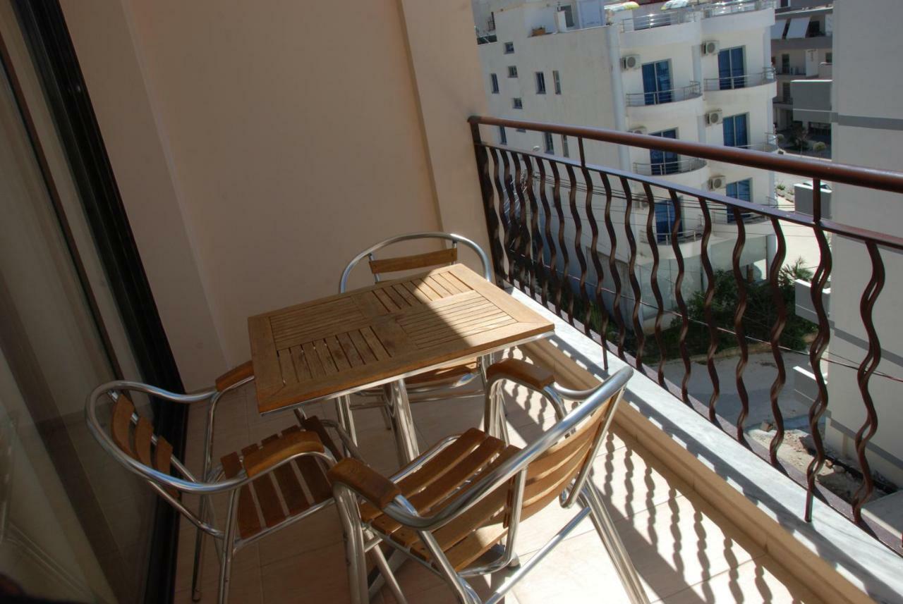Nikos Hotel And Apartments Sarande Exterior photo