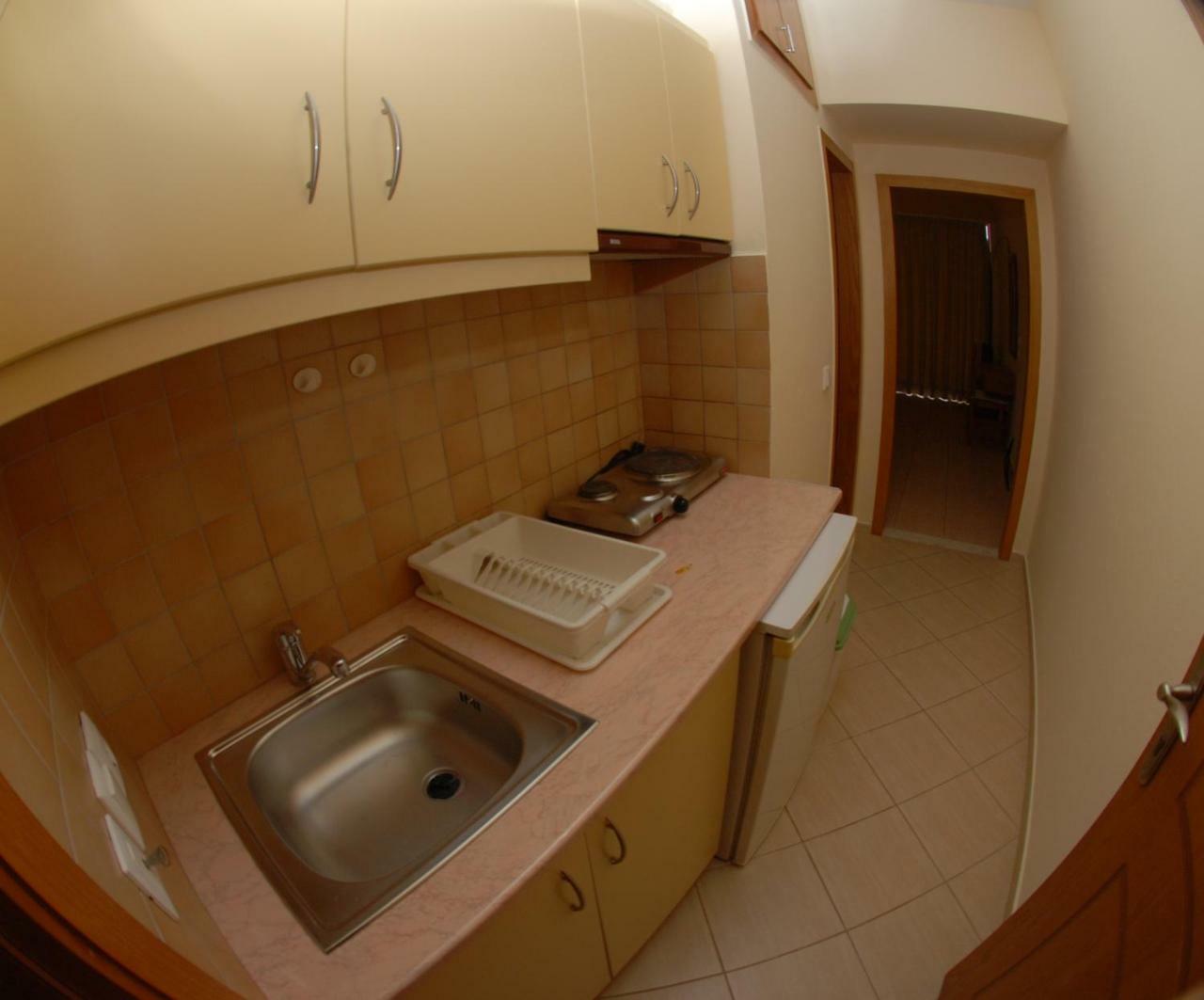 Nikos Hotel And Apartments Sarande Exterior photo